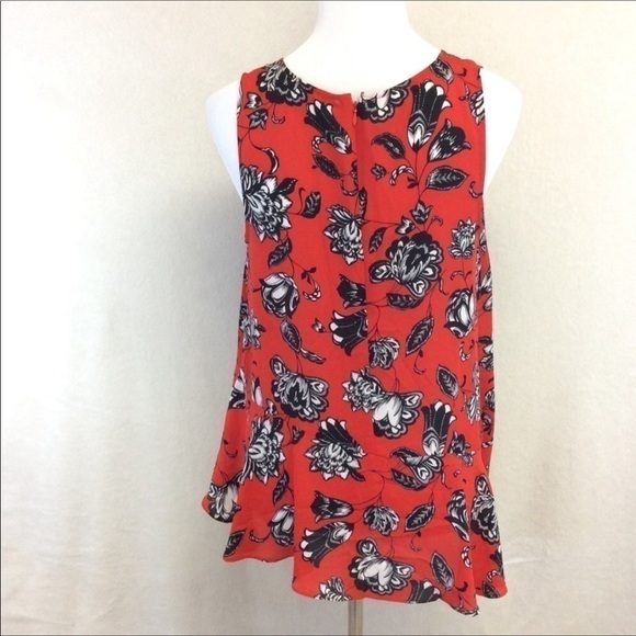Vince Camuto red sleeveless asymmetrical hem top - Picture 7 of 8